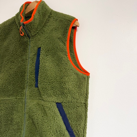 Outerknown Skyline Sherpa Vest green full zip orange accent fleece - Picture 7 of 9